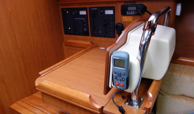 38 Hunter Inside Nav Station Port side