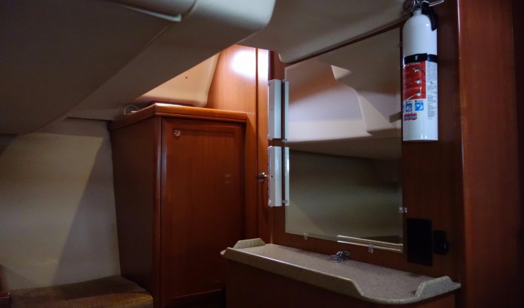 38 Hunter Aft Cabin
