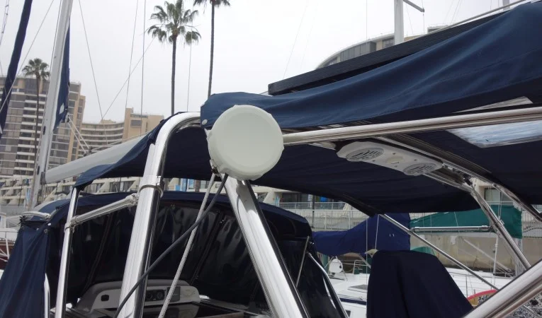 38 Hunter Bimini & Dodger