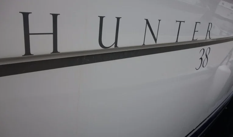 38 Hunter Hull