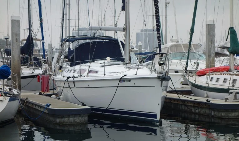 38 Hunter Starboard Side