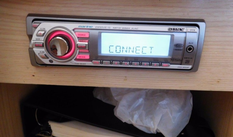 40 Tiara Cockpit Stereo Center