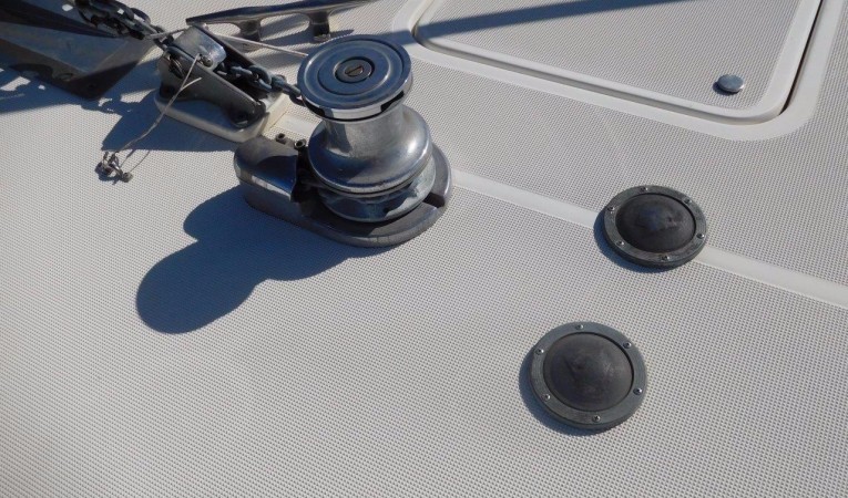 40 Tiara Anchor WIndlass