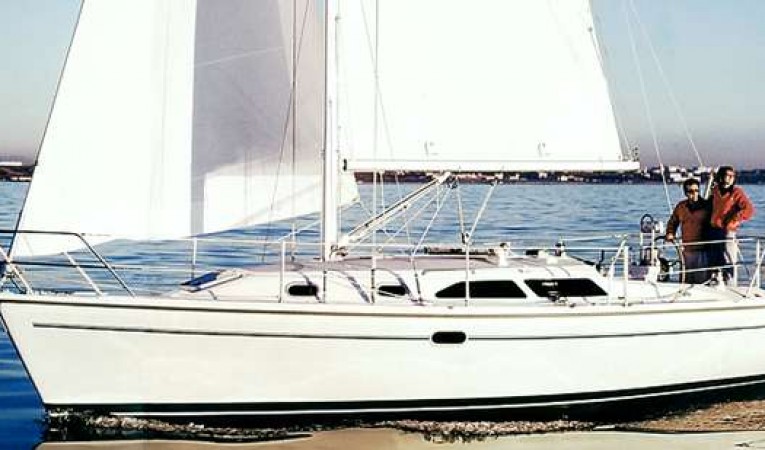 31 Catalina Manufacturer Provided Image