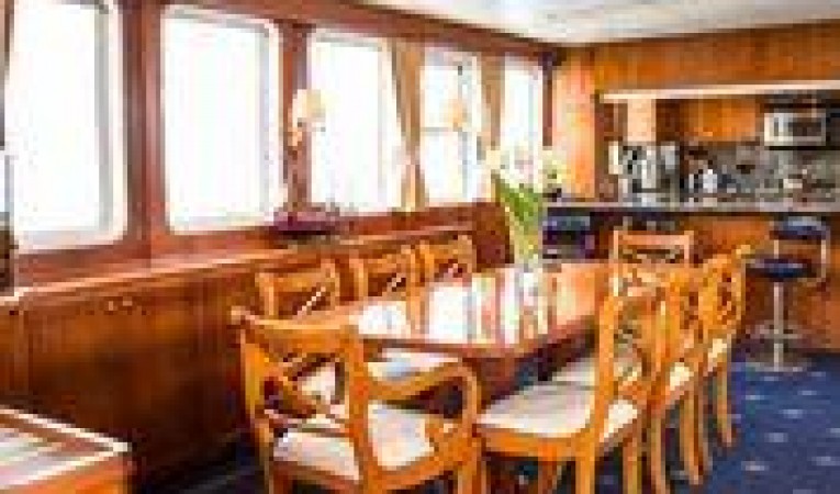 75 Cape Horn Dining Area