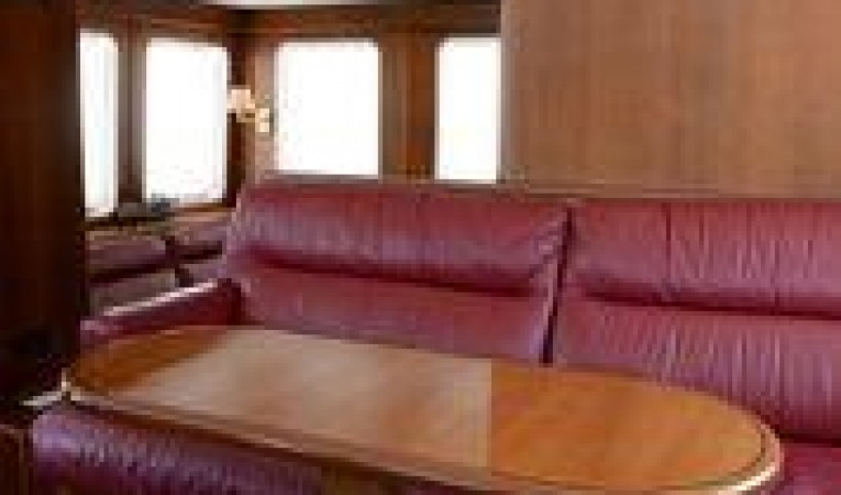 75 Cape Horn Wheelhouse Settee