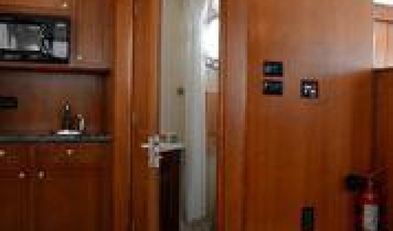 75 Cape Horn Wheelhouse Day Head