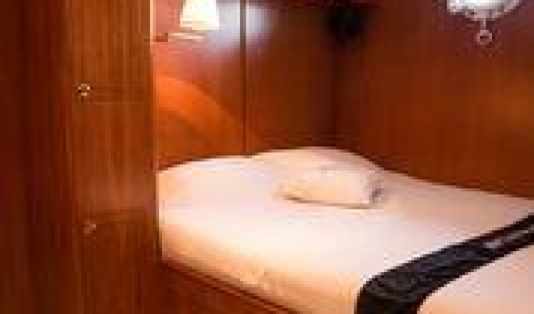 75 Cape Horn VIP Suite