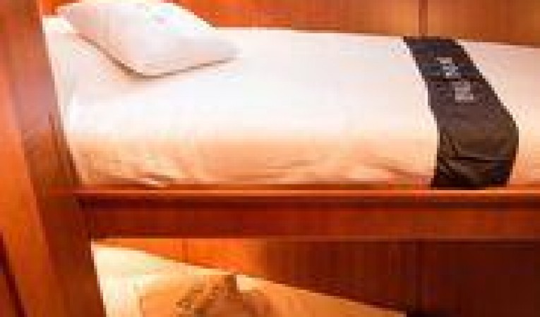 75 Cape Horn Guest/Crew Cabin