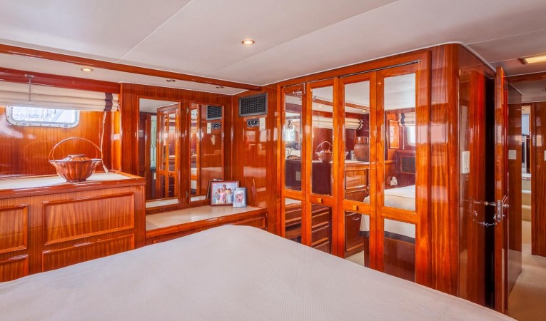 53 Hatteras Master Cabin Closets