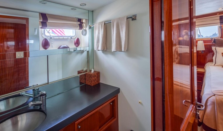 53 Hatteras Master Bath