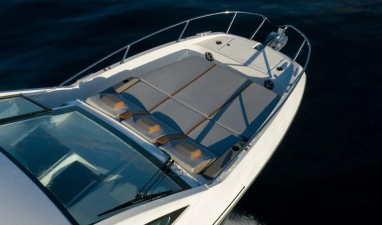 32 Beneteau 