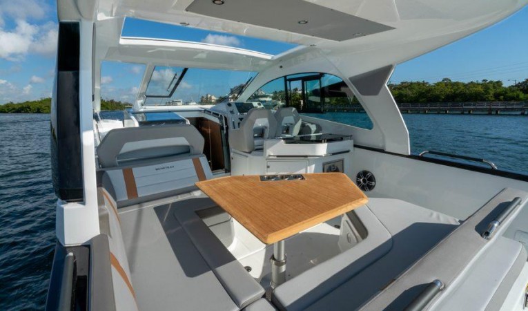 32 Beneteau 