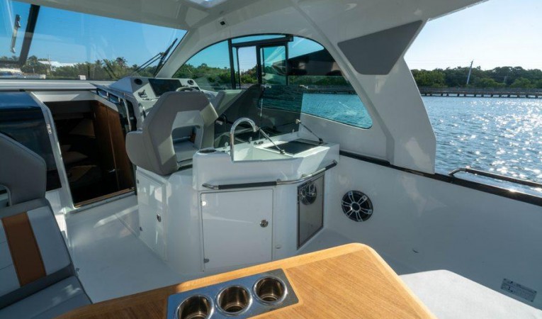 32 Beneteau 