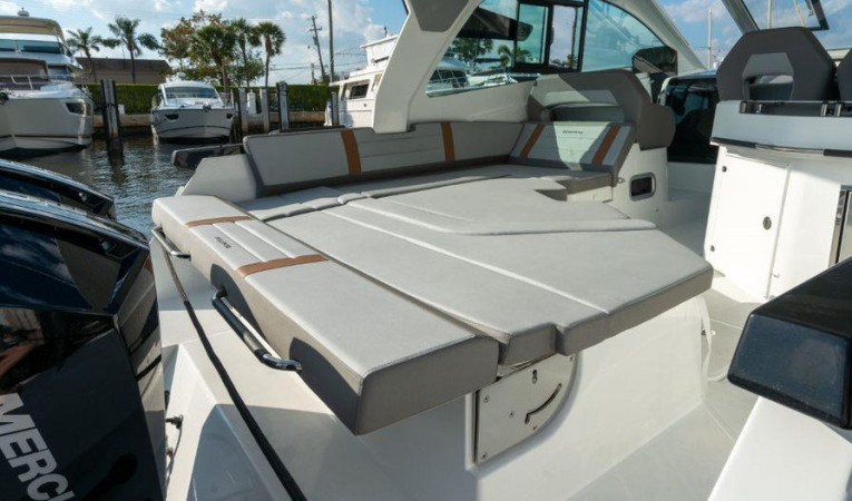 32 Beneteau 
