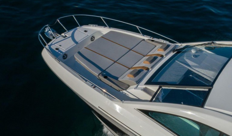 32 Beneteau 