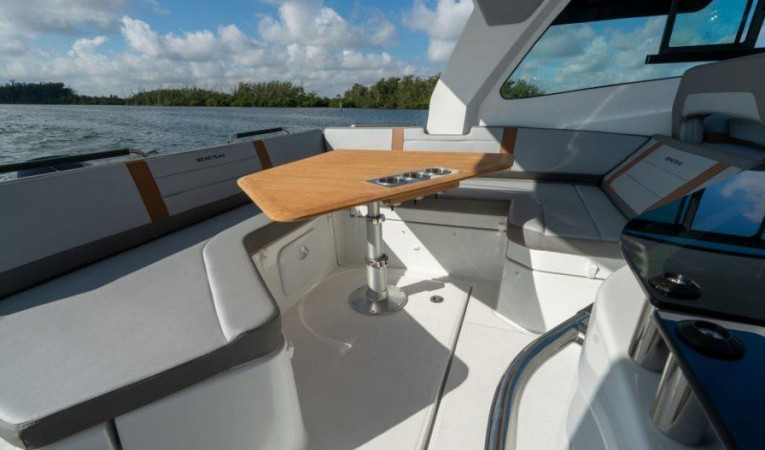 32 Beneteau 