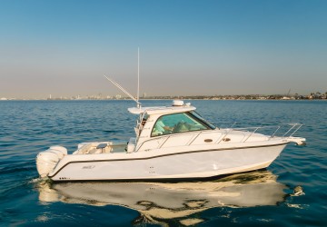 34' Boston Whaler 2009