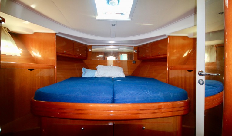 46 Beneteau Main Stateroom