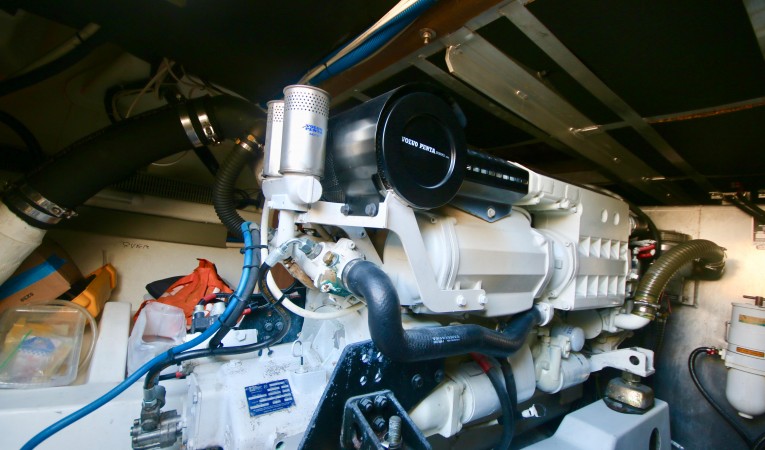 46 Beneteau Port Engine