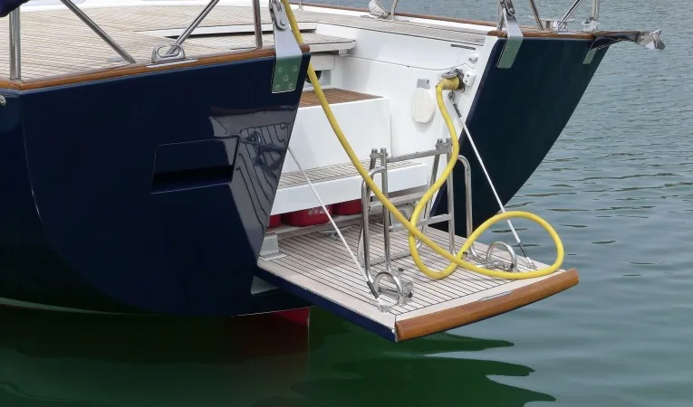 57 Beneteau Drop down transom