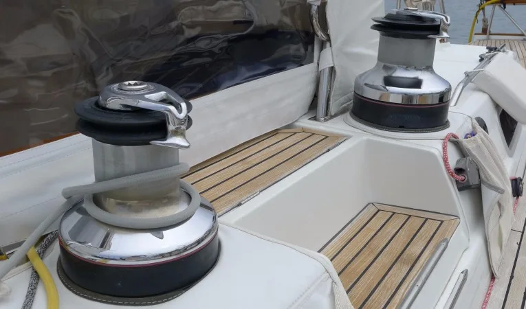 57 Beneteau Electric winches x 2