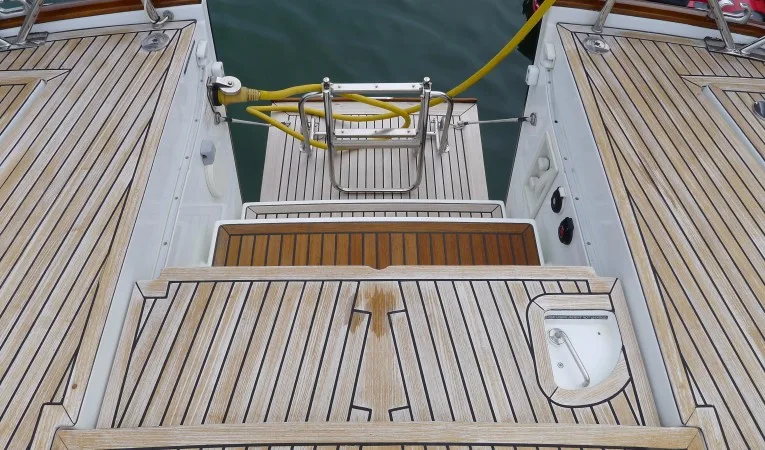 57 Beneteau Electric transom