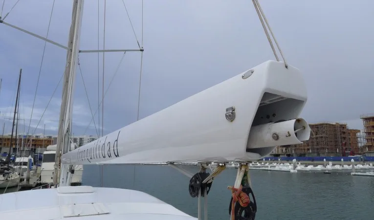 57 Beneteau Carbon fiber boom