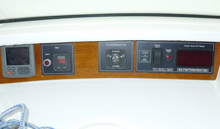 57 Beneteau Instruments