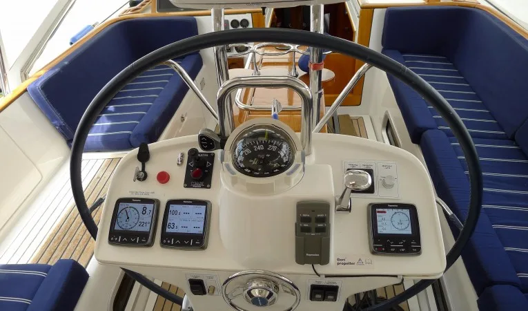 57 Beneteau Helm