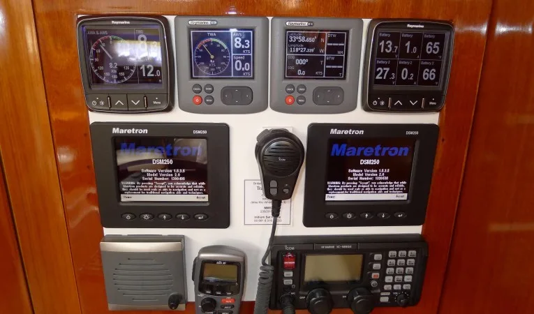 57 Beneteau Nav station instruments...