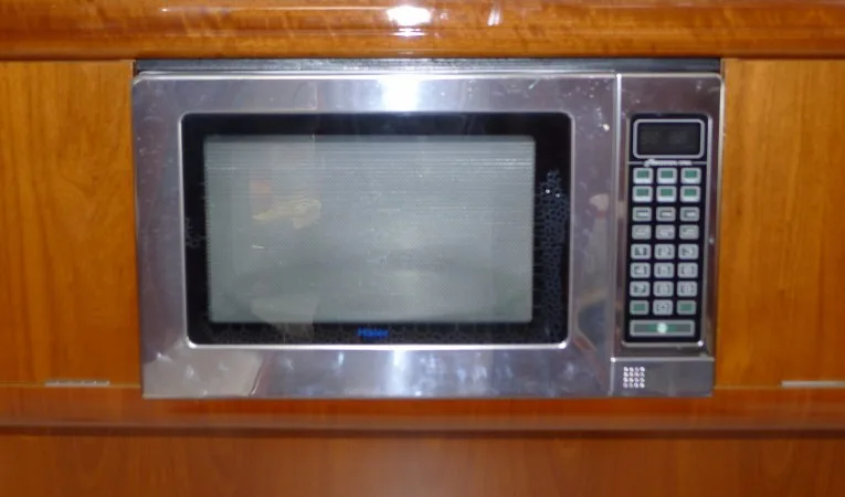 57 Beneteau Microwave