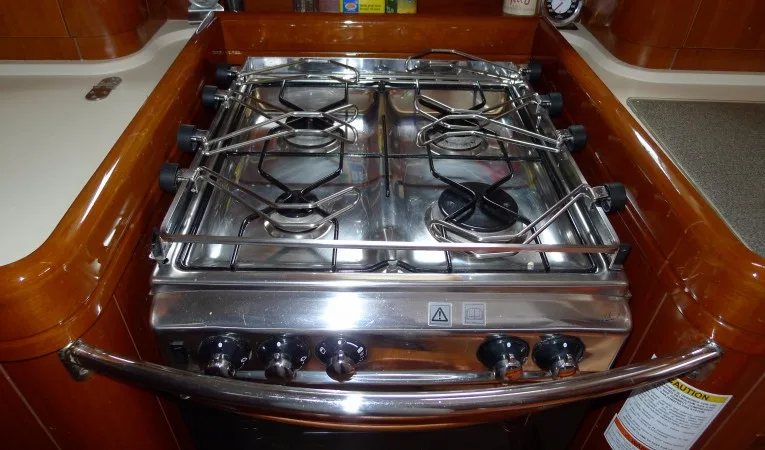 57 Beneteau Cooker