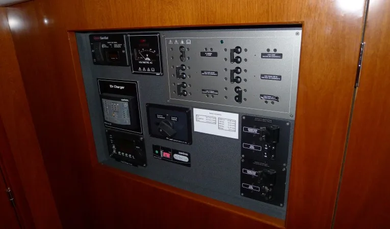 57 Beneteau Electrical panel