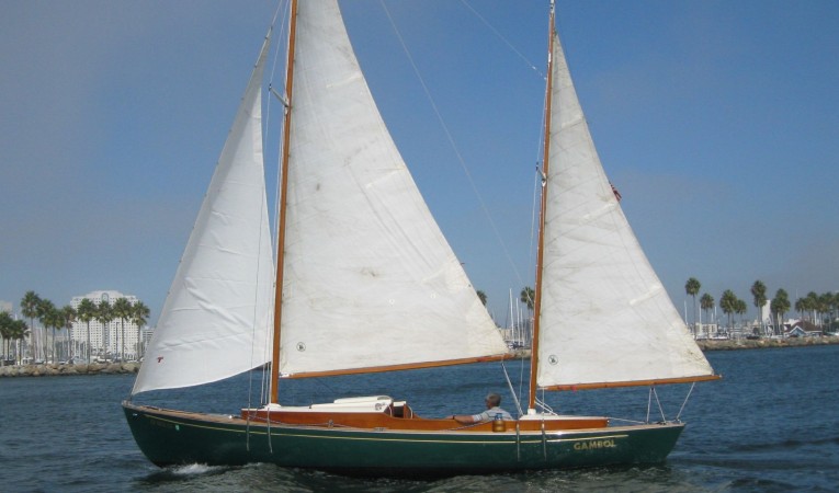 28 Herreshoff Full Sail
