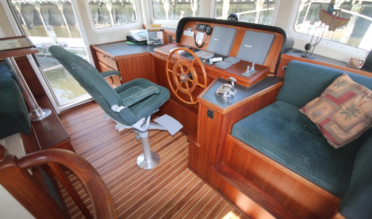 42 Nordic Tugs pilothouse