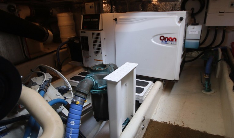 42 Nordic Tugs Onan 11.5kw genset