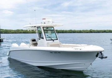 28' Boston Whaler 2022