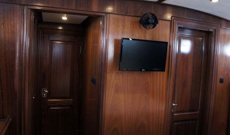 50 Diesel Duck Master Stateroom