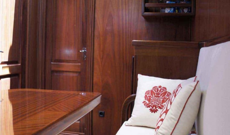 50 Diesel Duck Salon