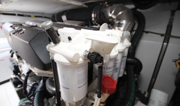 50 Azimut Engine Room 1