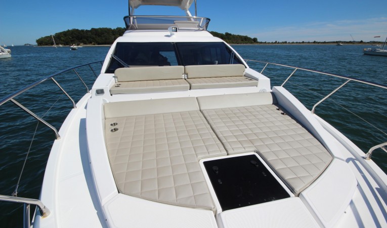 50 Azimut Foredeck 2