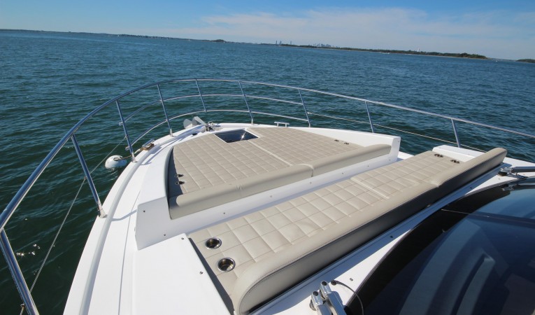 50 Azimut Foredeck 3