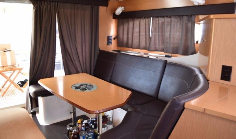 40 Fountaine Pajot Salon  - Dinette