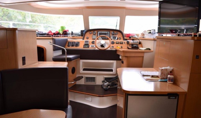 40 Fountaine Pajot Lower helm