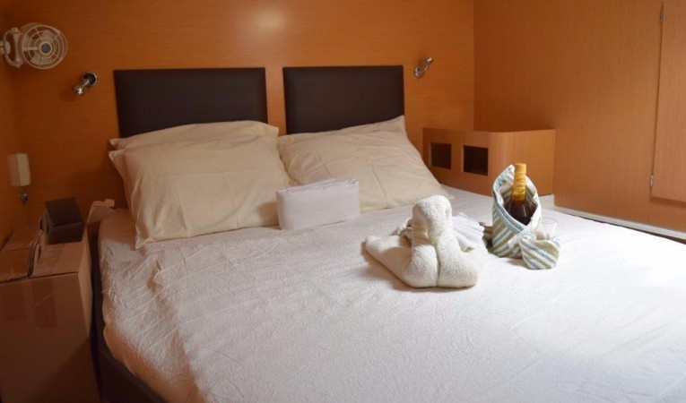 40 Fountaine Pajot Master Stateroom