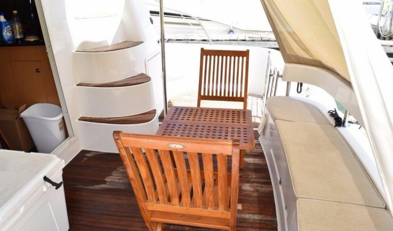 40 Fountaine Pajot Cockpit