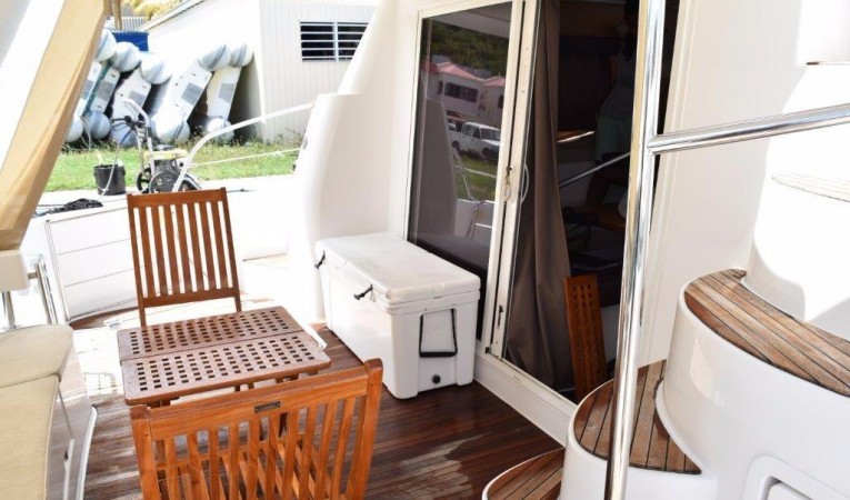 40 Fountaine Pajot Entrance to Salon