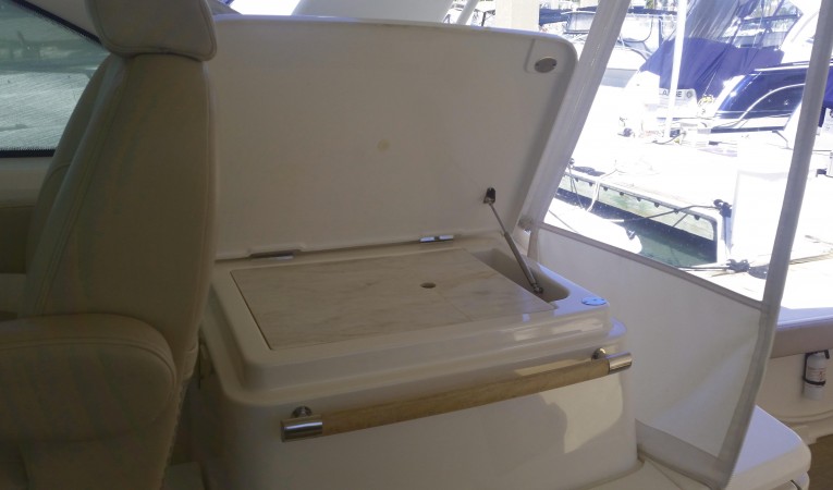 39 Tiara Helm Wet Bar with Storage