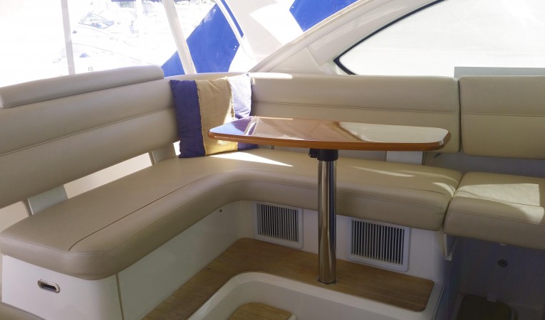 39 Tiara Upper Helm Seating with Table